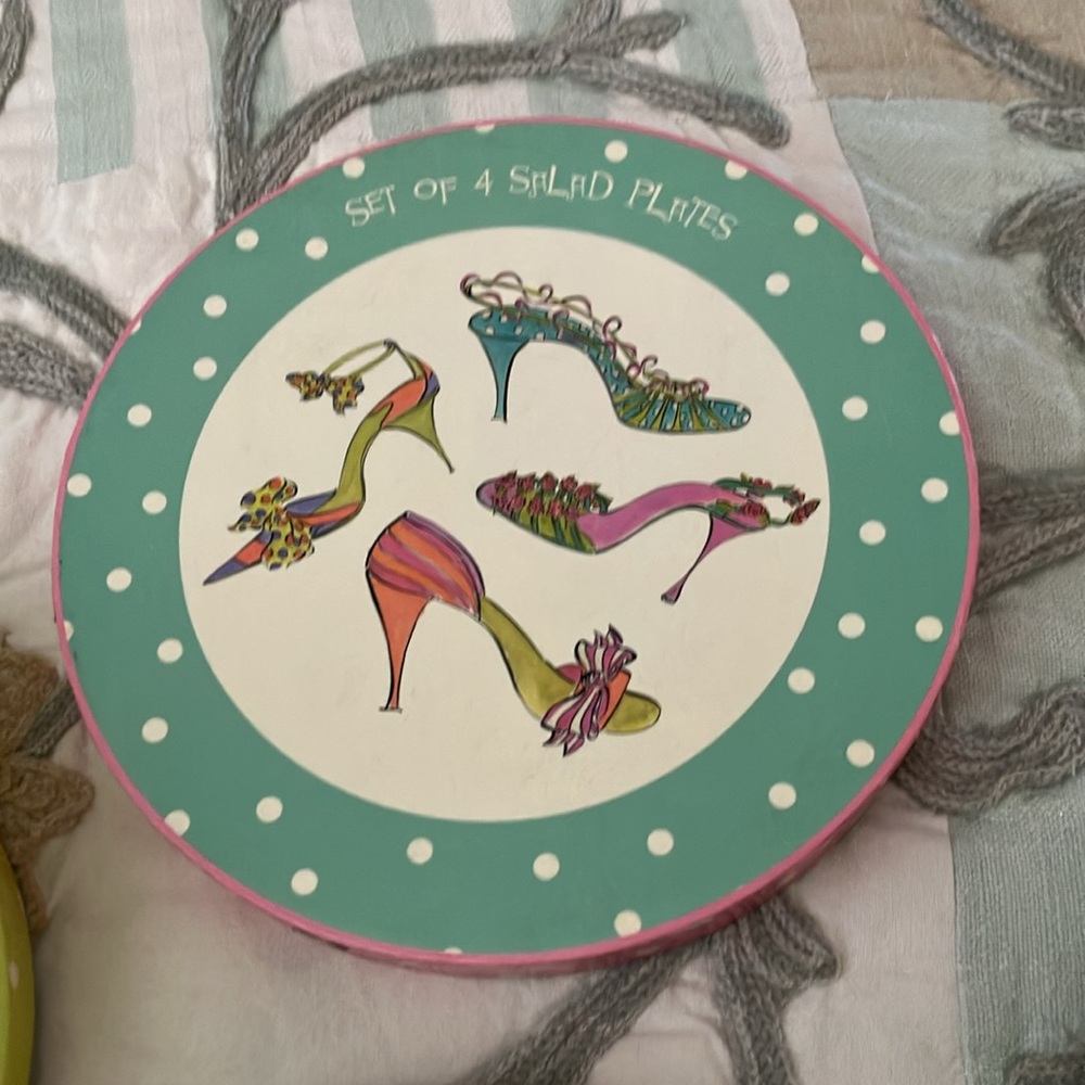 NIB Rosanna 4 salad plates in a box. Fun pattern with shoes - Picture 2 of 9